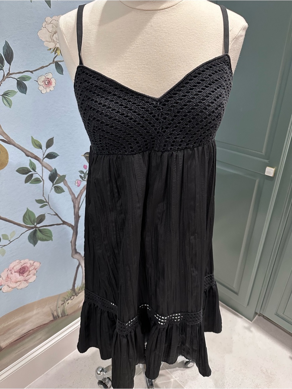 Oleg Cassini Black Crochet babydoll Ruffle dress 10,  zipper & adjustable straps